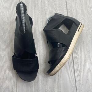 Eileen Fisher Women's Black Leather Strappy Sport T Sandals Size 8.5
